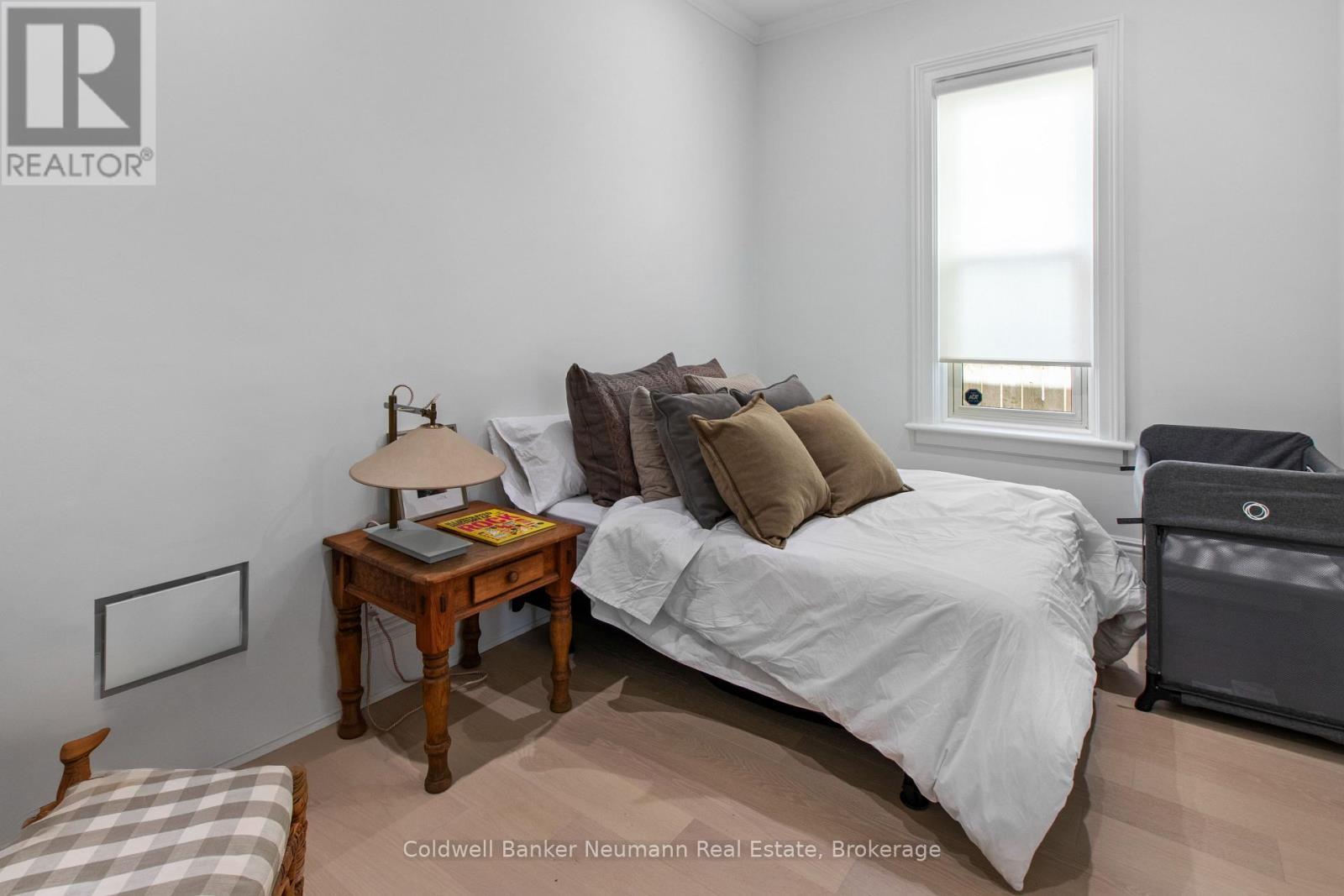 41 Liverpool Street, Guelph (Downtown), ON - Indoor Photo Showing Bedroom