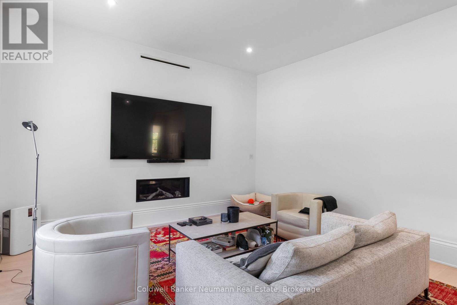 41 Liverpool Street, Guelph (Downtown), ON - Indoor