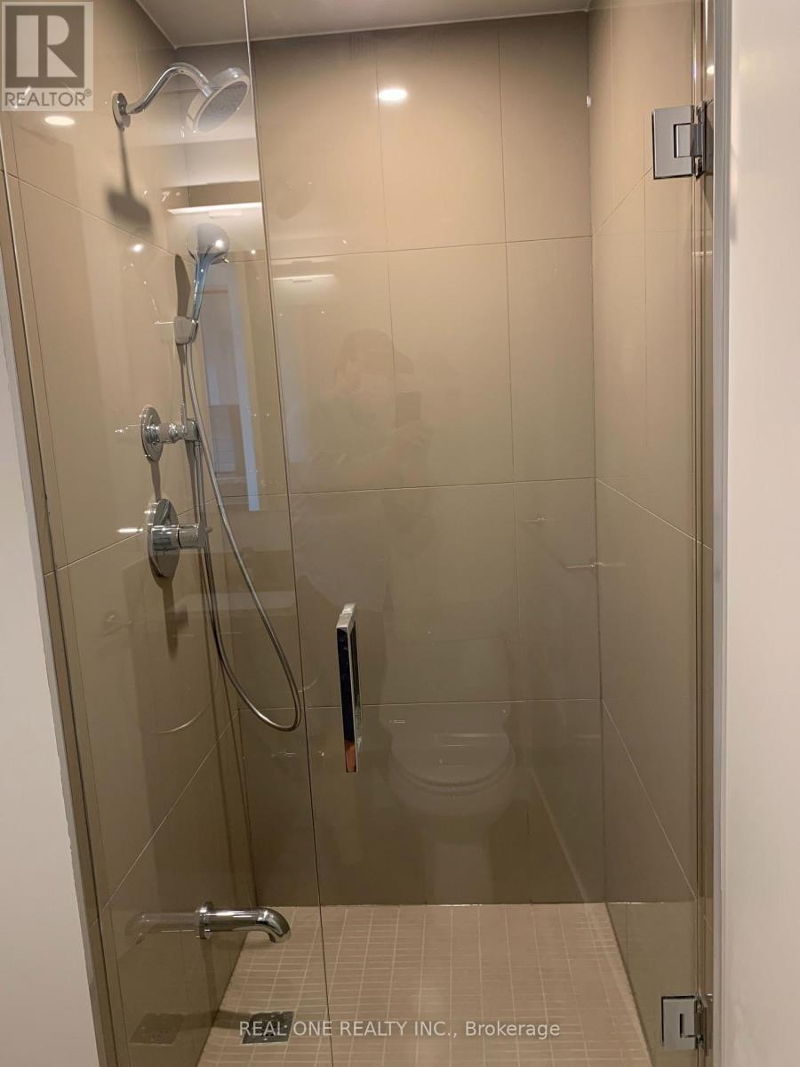 2905 - 125 Blue Jays Way, Toronto, ON - Indoor Photo Showing Bathroom