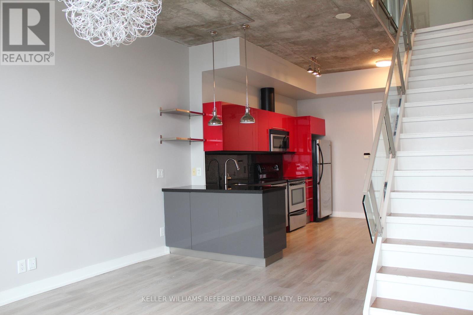 622 - 33 Mill Street, Toronto, ON - Indoor Photo Showing Kitchen