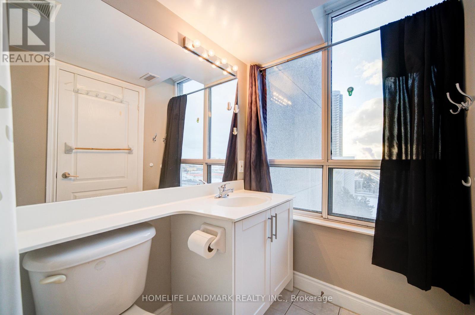 807 - 50 Brian Harrison Way, Toronto, ON - Indoor Photo Showing Bathroom