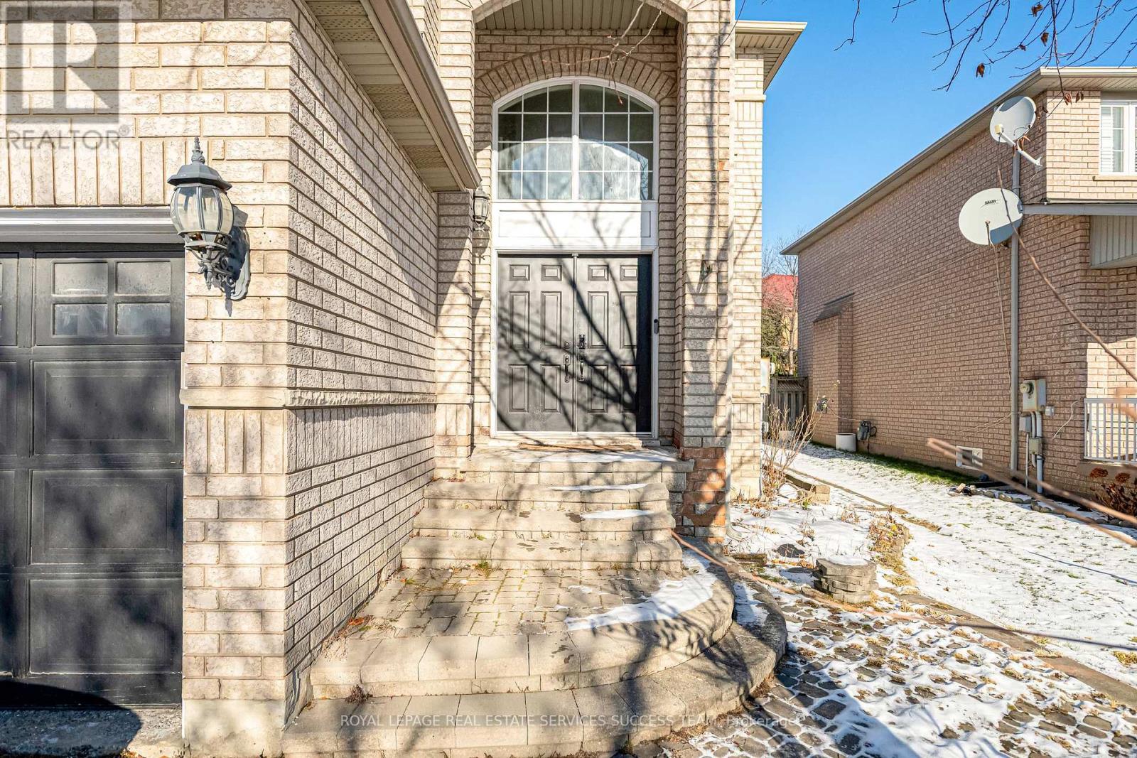 681 Bristol Road W, Mississauga, ON - Outdoor