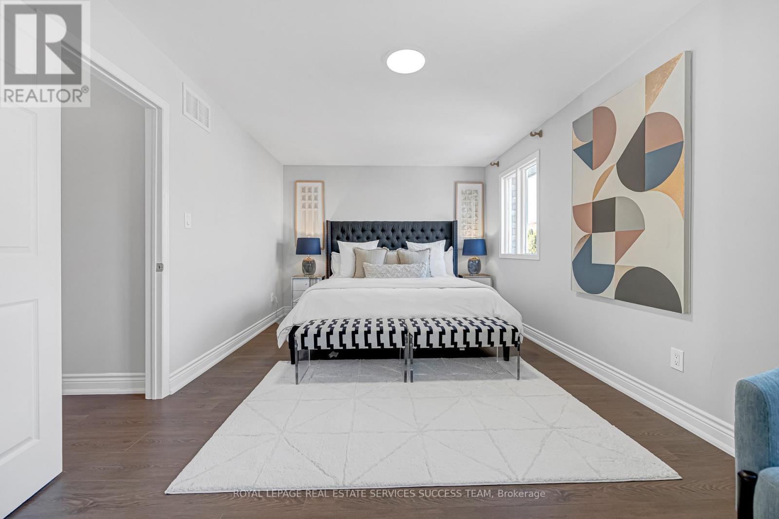 681 Bristol Road W, Mississauga, ON - Indoor Photo Showing Bedroom