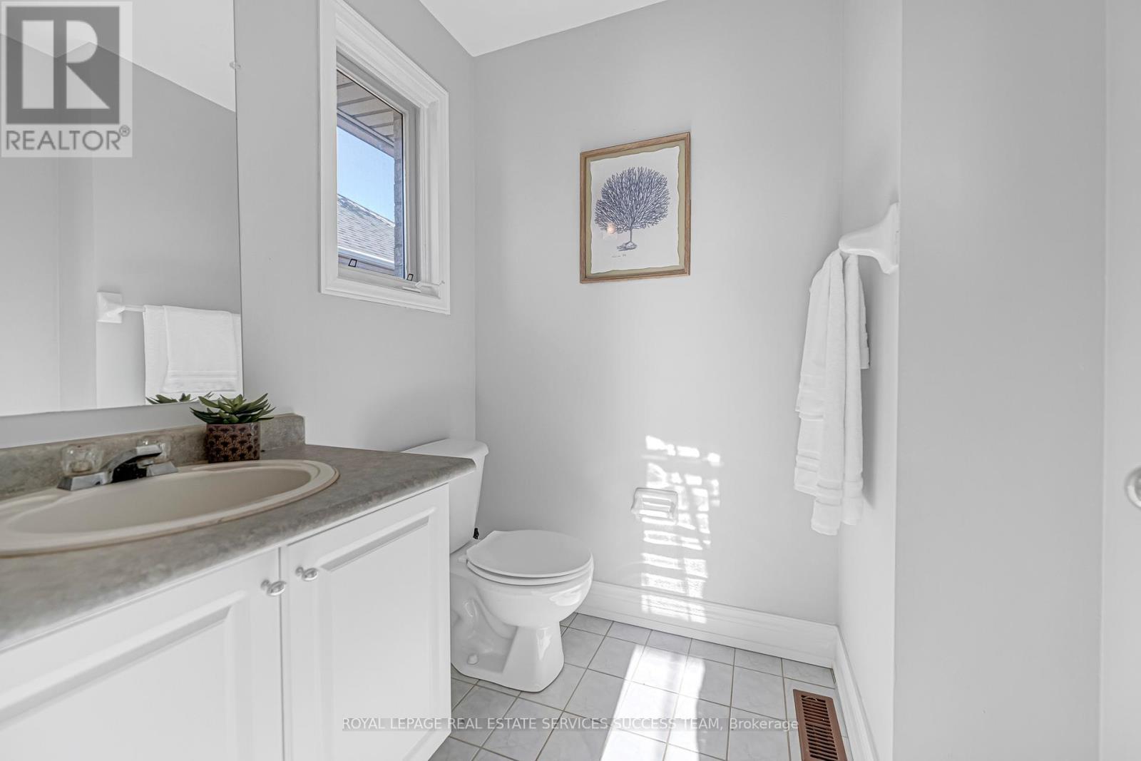 681 Bristol Road W, Mississauga, ON - Indoor Photo Showing Bathroom