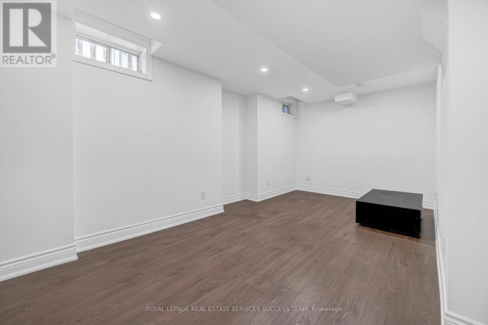 681 Bristol Road W, Mississauga, ON - Indoor