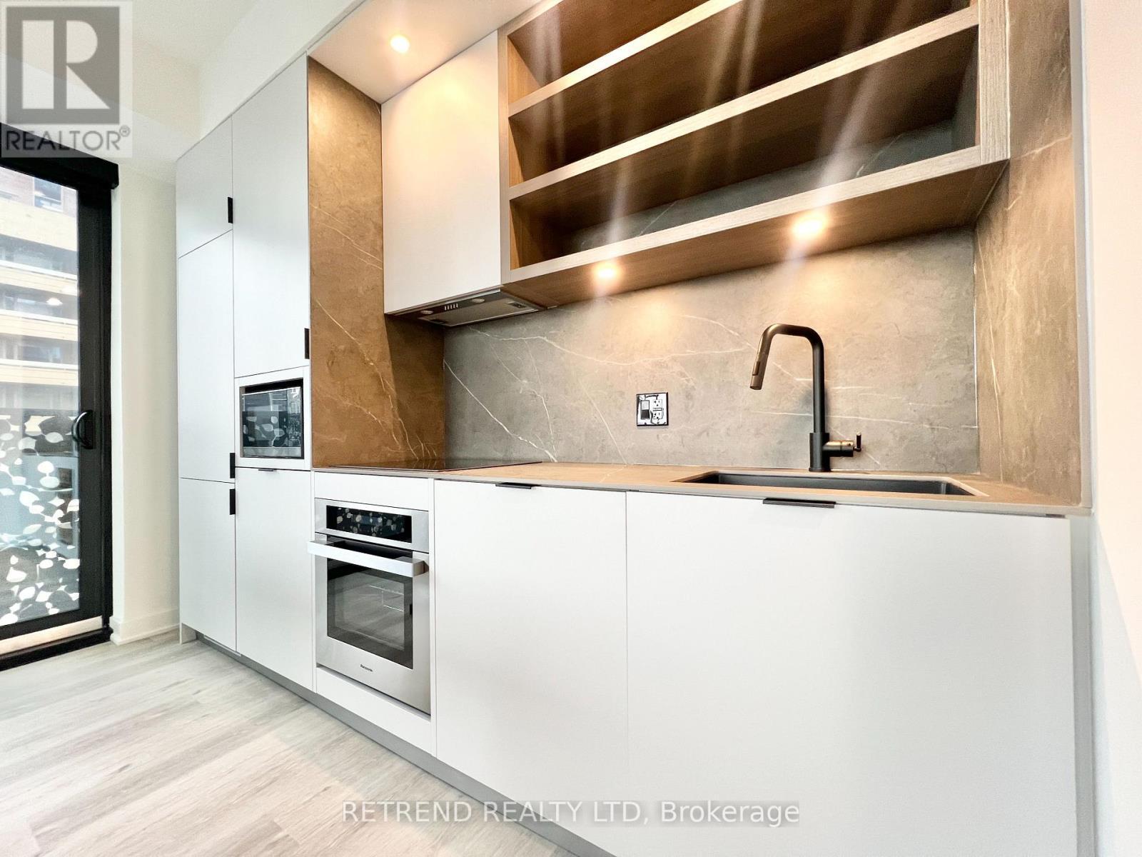 1912 - 55 Charles Street E, Toronto, ON - Indoor Photo Showing Kitchen