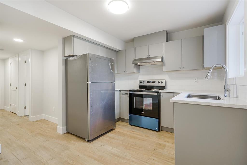 Basement 16583 25A, Surrey, BC - Indoor Photo Showing Kitchen