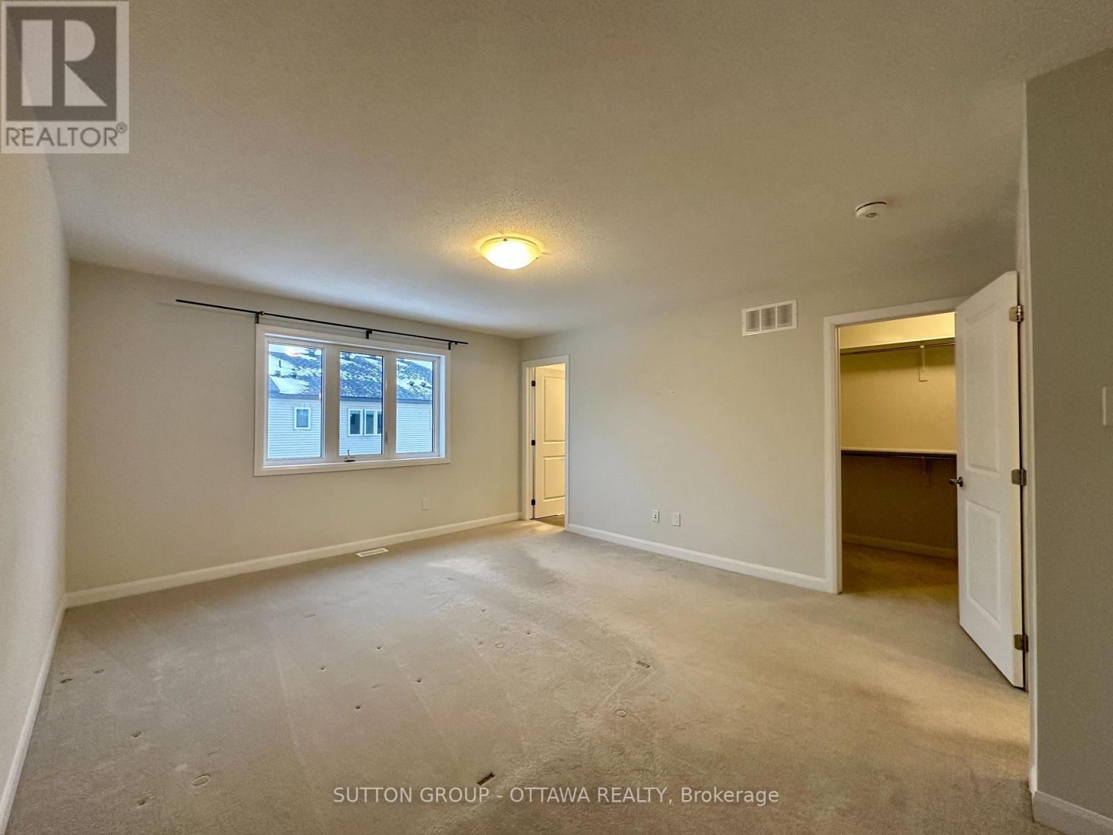 2032 Caltra Crescent, Ottawa, ON - Indoor Photo Showing Other Room