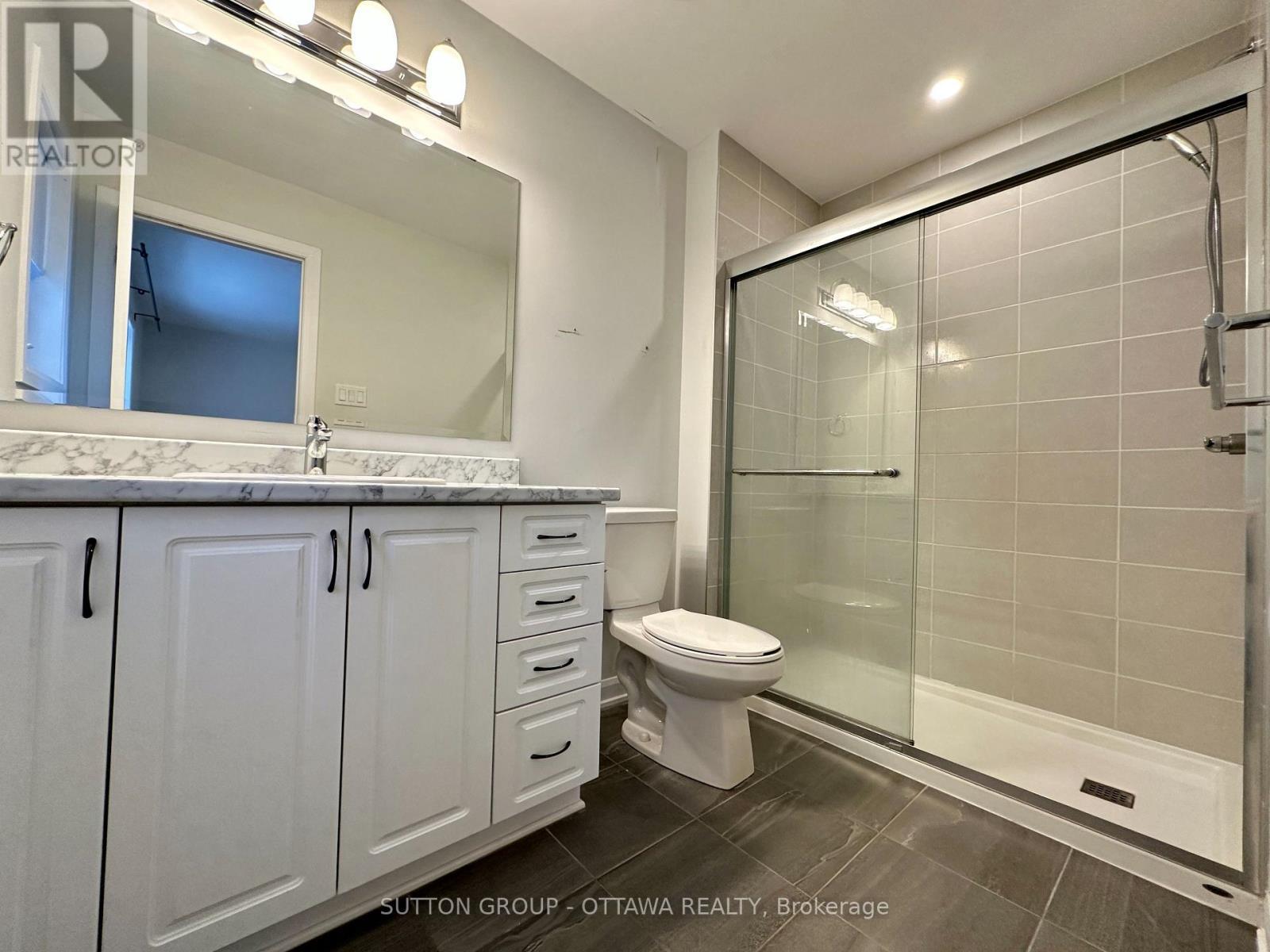 2032 Caltra Crescent, Ottawa, ON - Indoor Photo Showing Bathroom