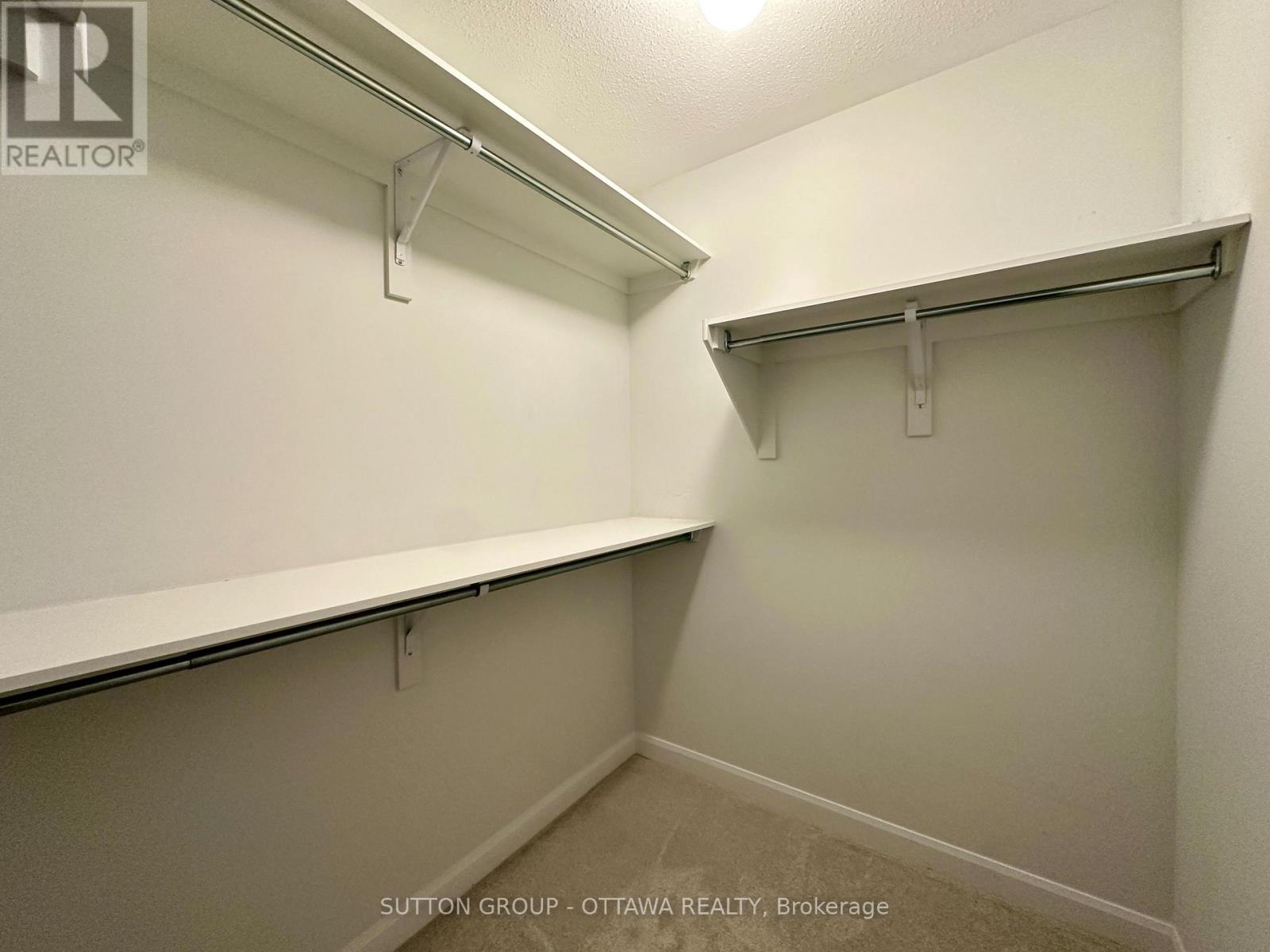 2032 Caltra Crescent, Ottawa, ON - Indoor With Storage