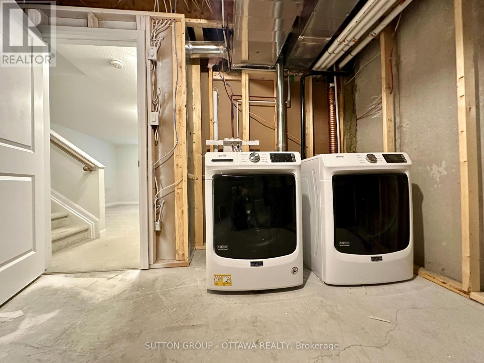 2032 Caltra Crescent, Ottawa, ON - Indoor Photo Showing Laundry Room