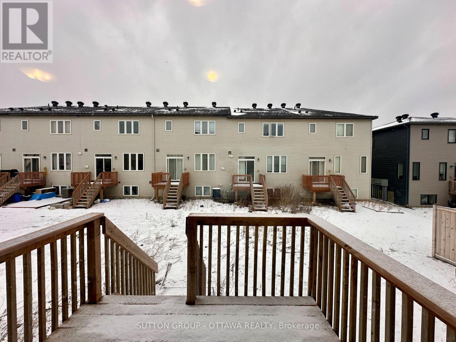 2032 Caltra Crescent, Ottawa, ON - Outdoor With Backyard With Exterior