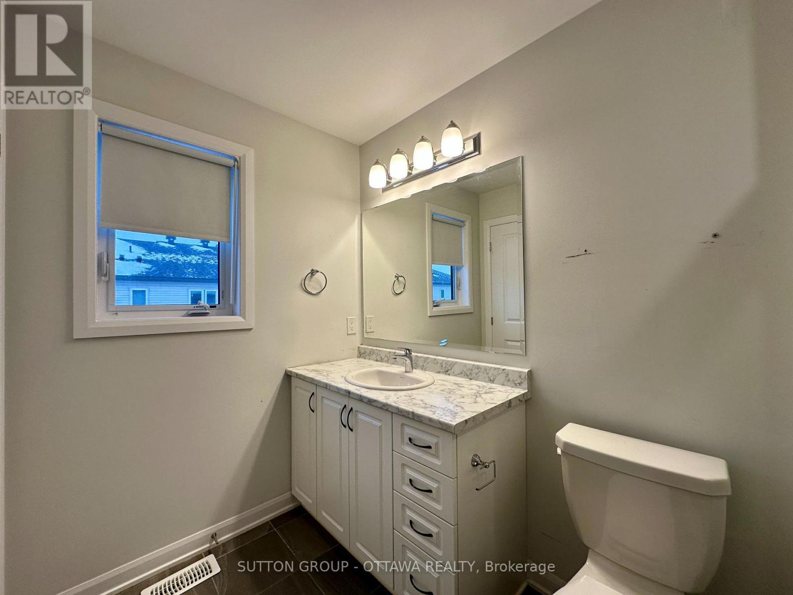 2032 Caltra Crescent, Ottawa, ON - Indoor Photo Showing Bathroom