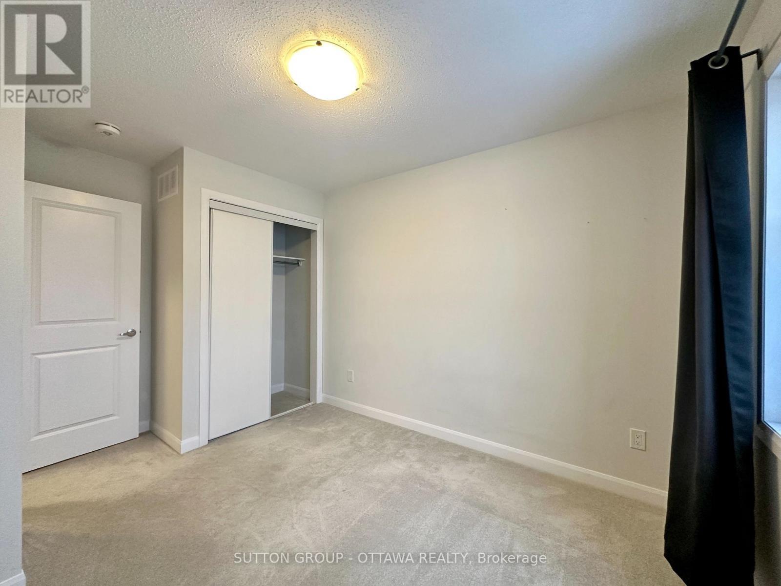 2032 Caltra Crescent, Ottawa, ON - Indoor Photo Showing Other Room