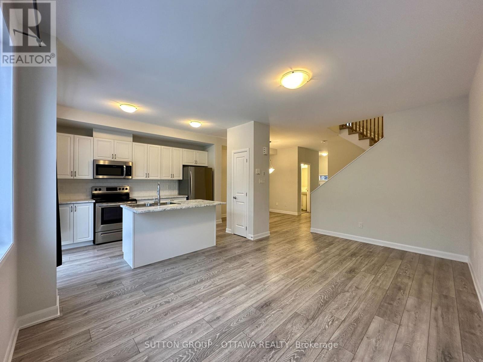 2032 Caltra Crescent, Ottawa, ON - Indoor Photo Showing Kitchen