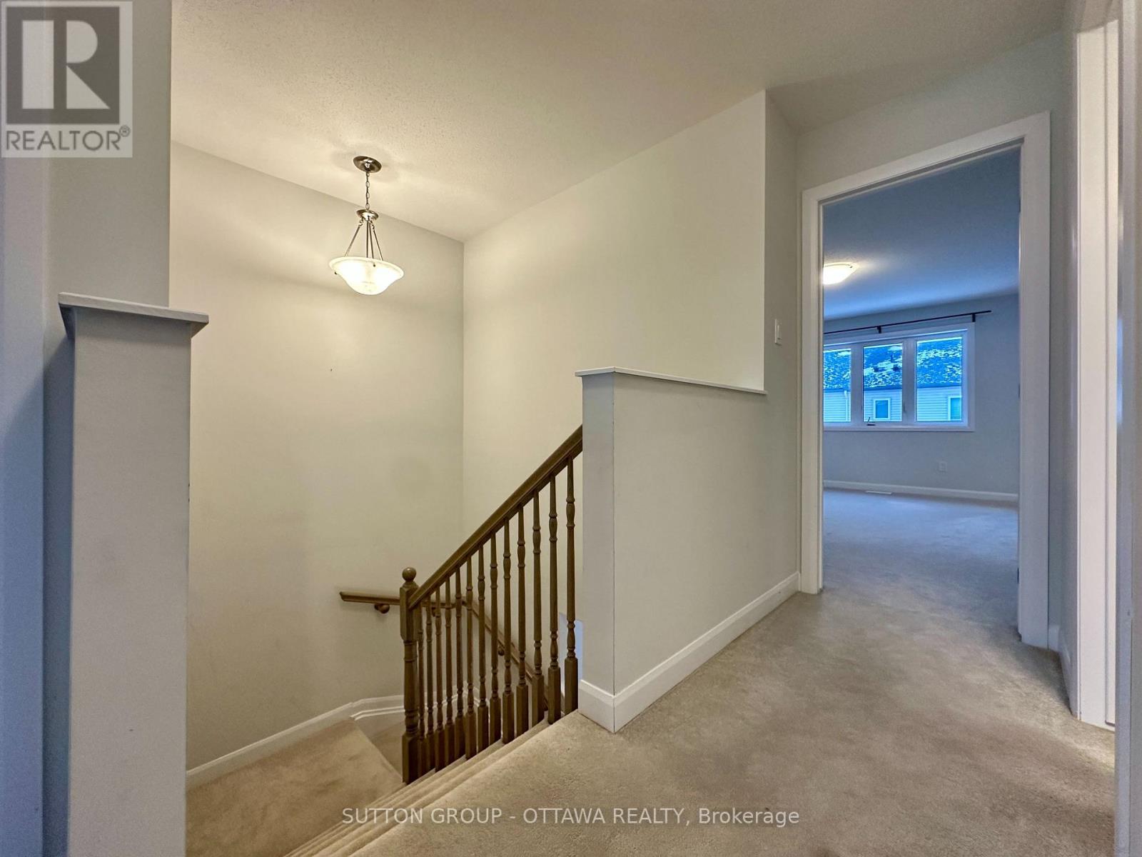 2032 Caltra Crescent, Ottawa, ON - Indoor Photo Showing Other Room