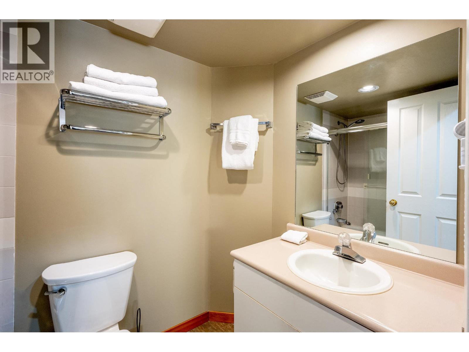 322 2050 Lake Placid Road, Whistler, BC - Indoor Photo Showing Bathroom