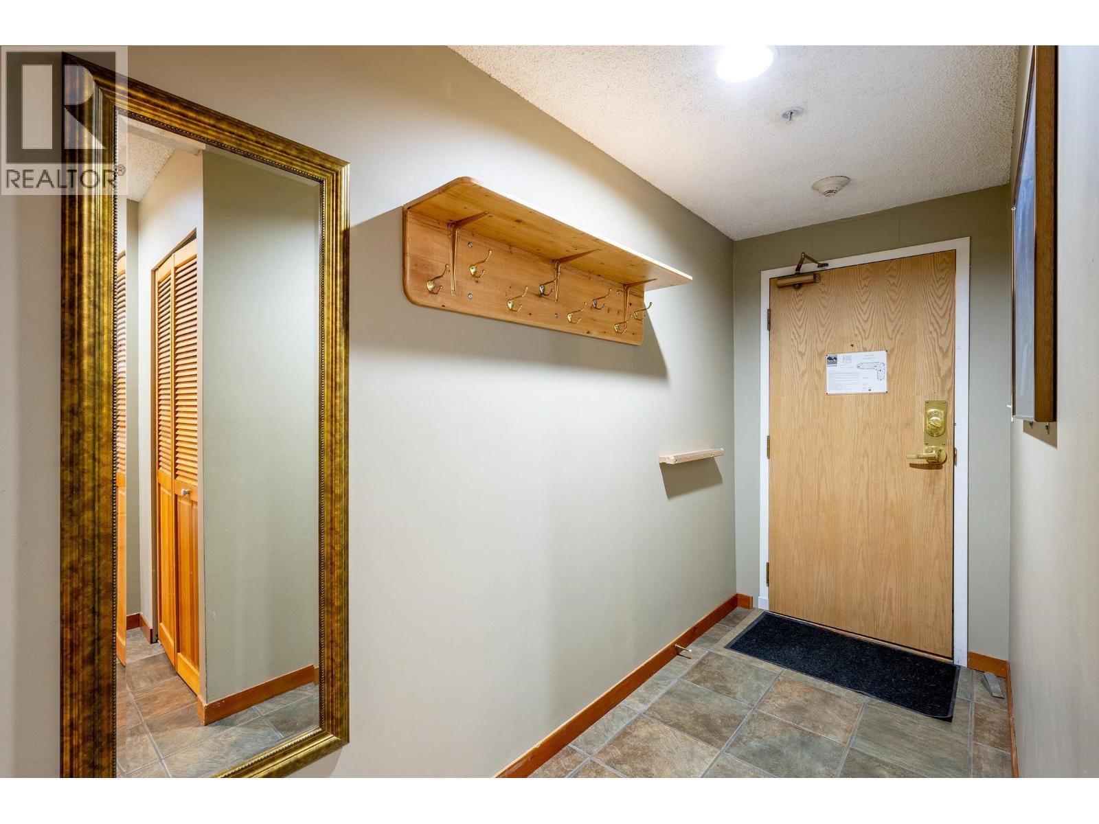 322 2050 Lake Placid Road, Whistler, BC - Indoor Photo Showing Other Room