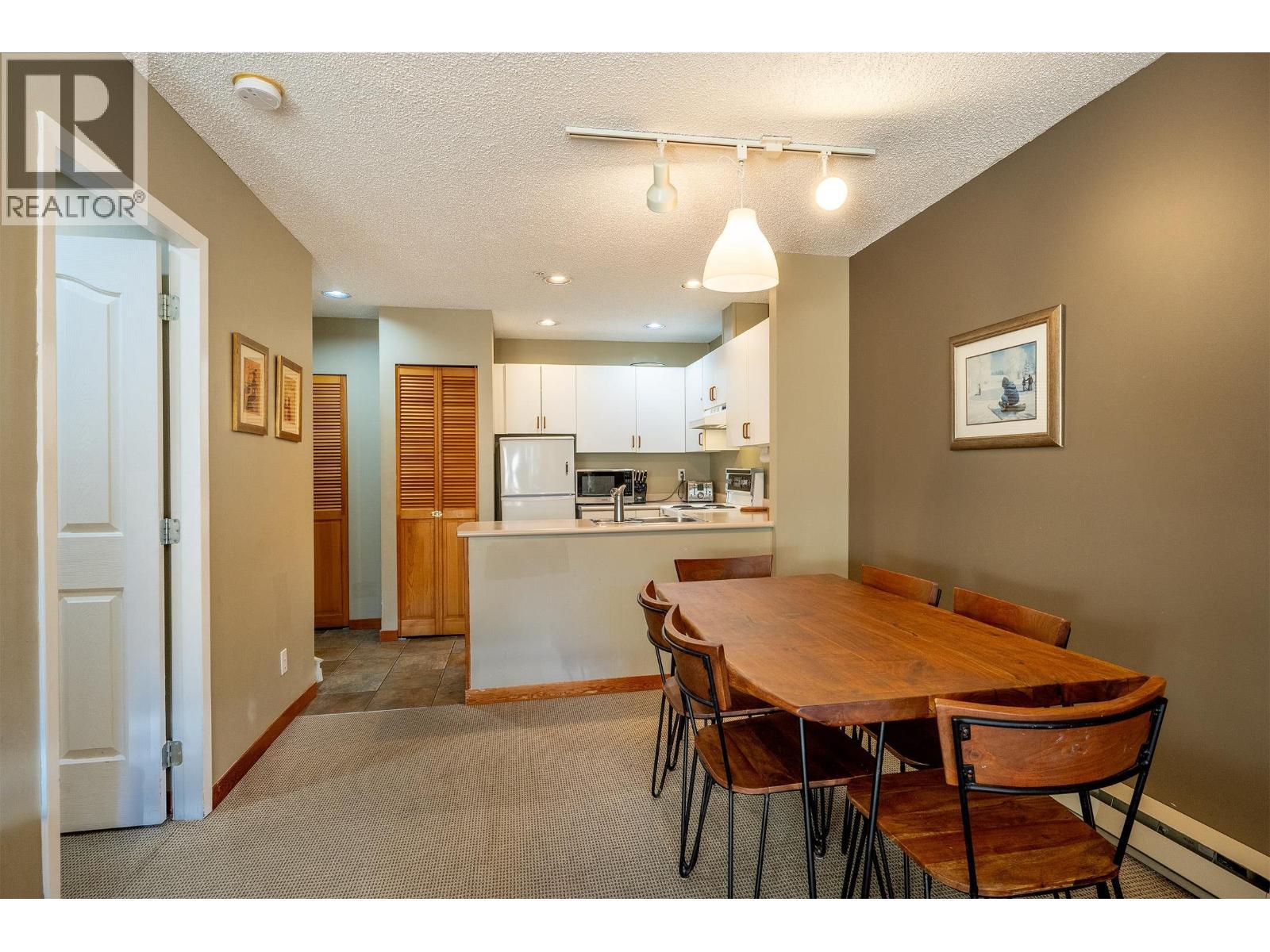 322 2050 Lake Placid Road, Whistler, BC - Indoor