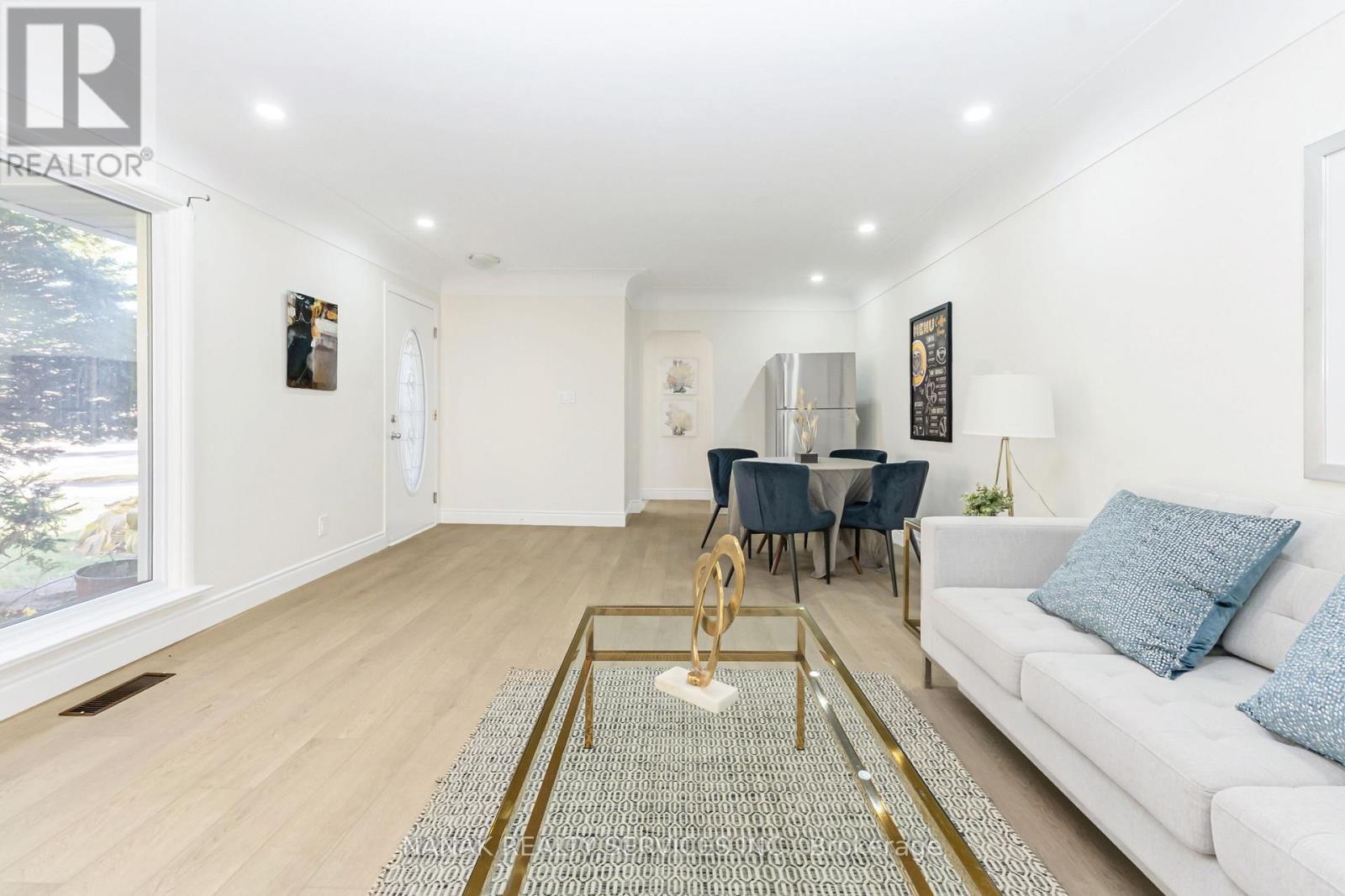 47 Jasper Crescent, London East, ON - Indoor Photo Showing Living Room