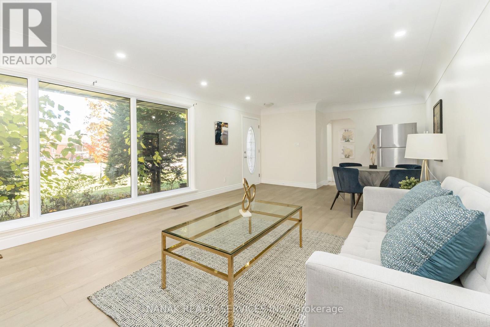 47 Jasper Crescent, London East, ON - Indoor Photo Showing Living Room