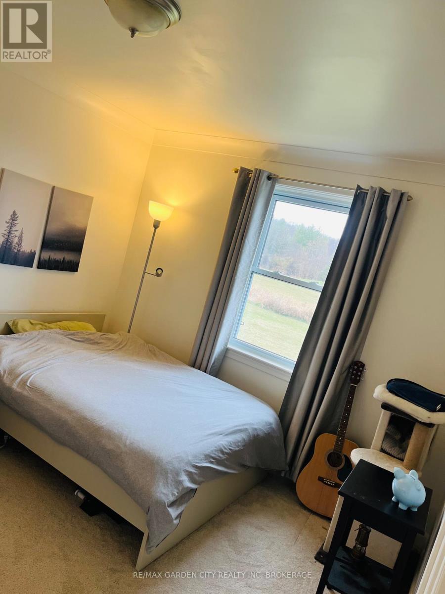 1520 Pelham Road, St. Catharines (Rural Eighth), ON - Indoor Photo Showing Bedroom