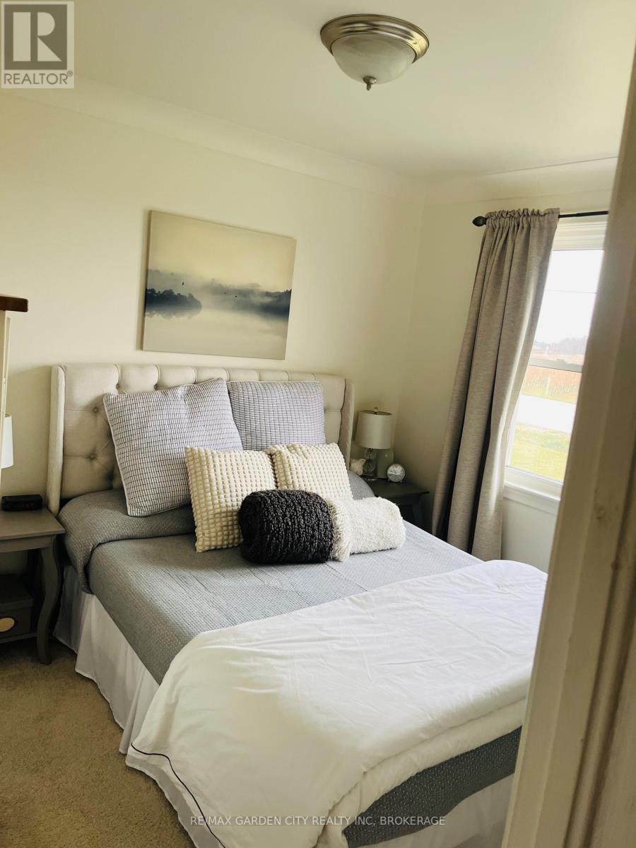1520 Pelham Road, St. Catharines (Rural Eighth), ON - Indoor Photo Showing Bedroom