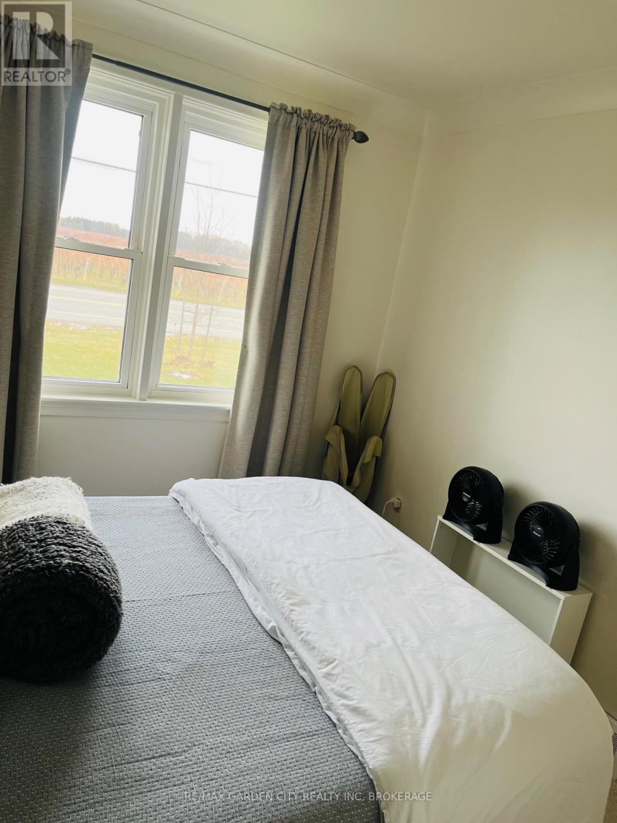 1520 Pelham Road, St. Catharines (Rural Eighth), ON - Indoor Photo Showing Bedroom
