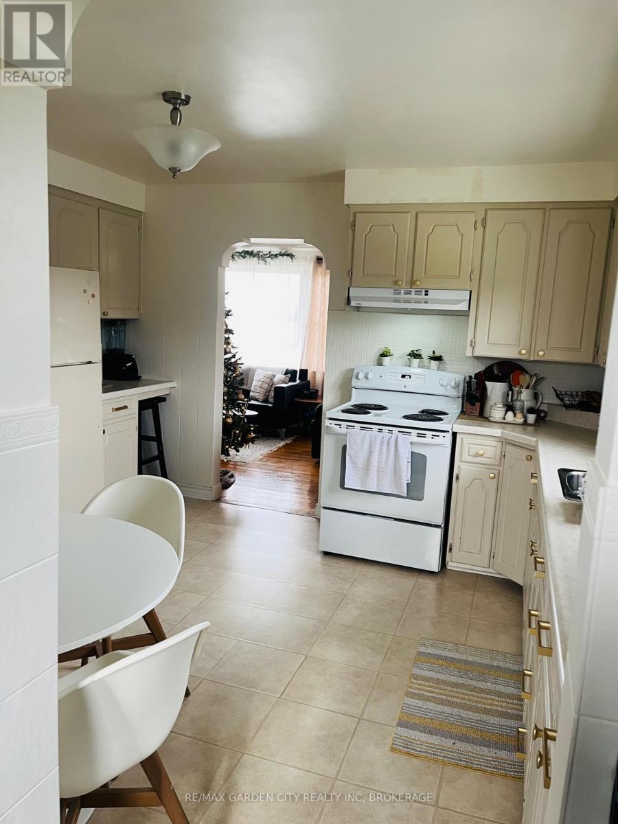 1520 Pelham Road, St. Catharines (Rural Eighth), ON - Indoor Photo Showing Kitchen
