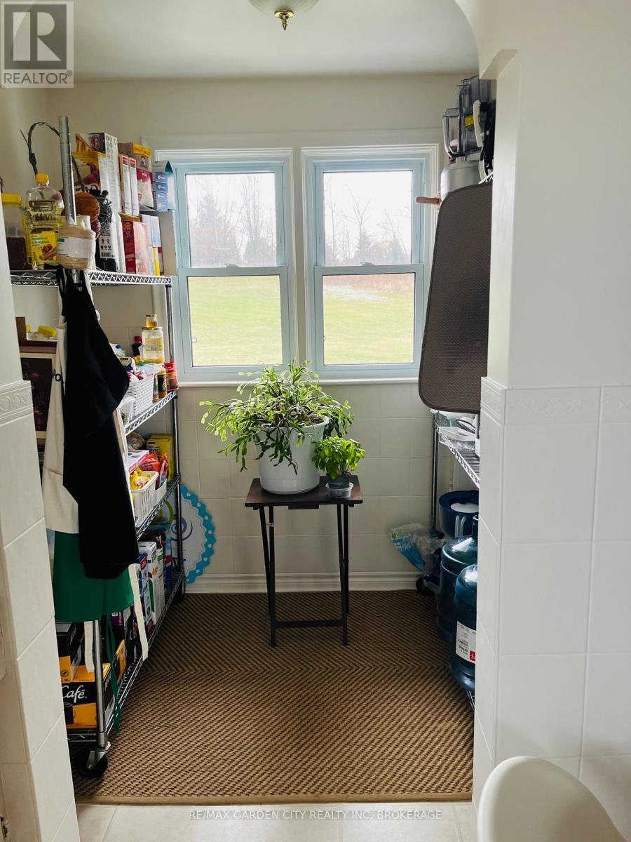 Pantry - 1520 Pelham Road, St. Catharines (Rural Eighth), ON - Indoor Photo Showing Other Room