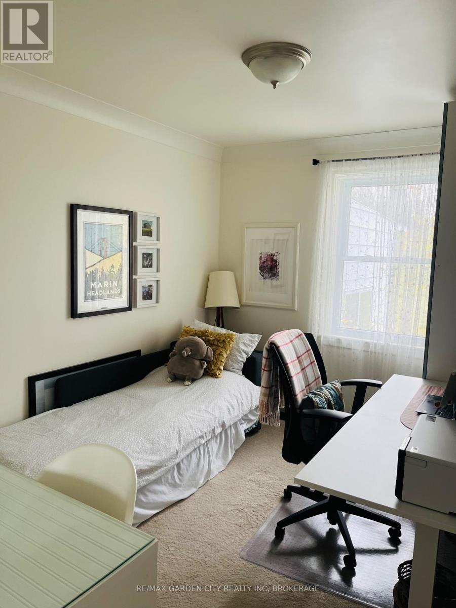 1520 Pelham Road, St. Catharines (Rural Eighth), ON - Indoor Photo Showing Bedroom