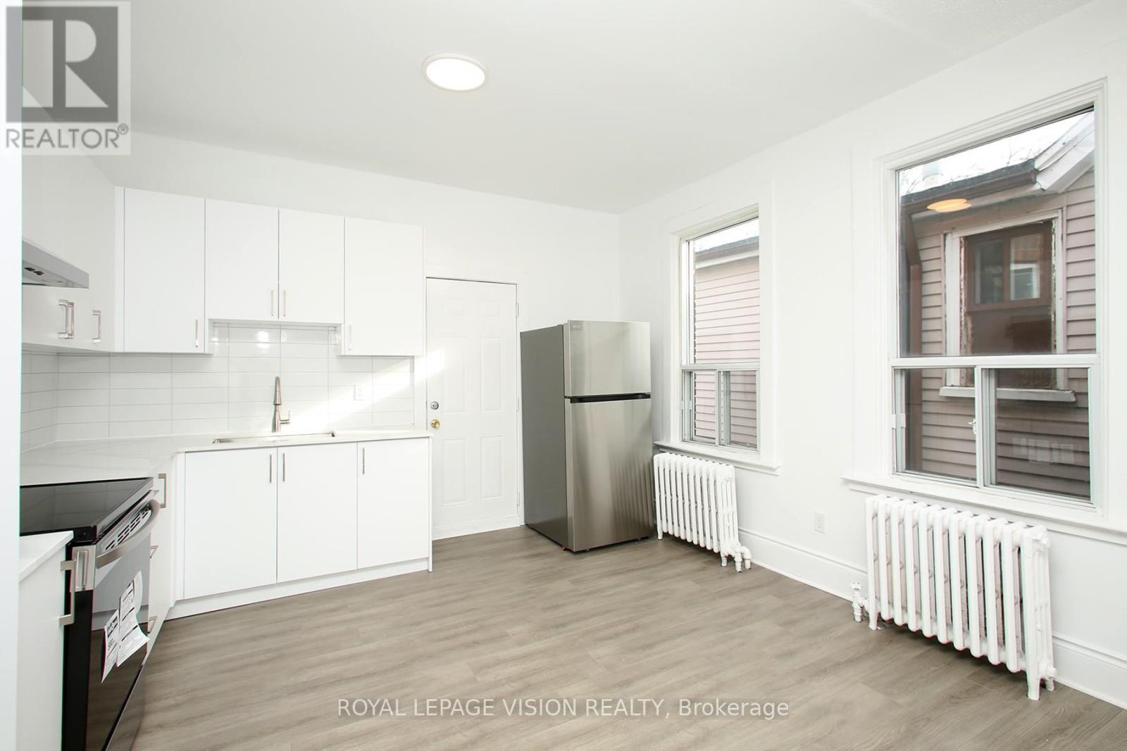 819 Pape Avenue, Toronto, ON