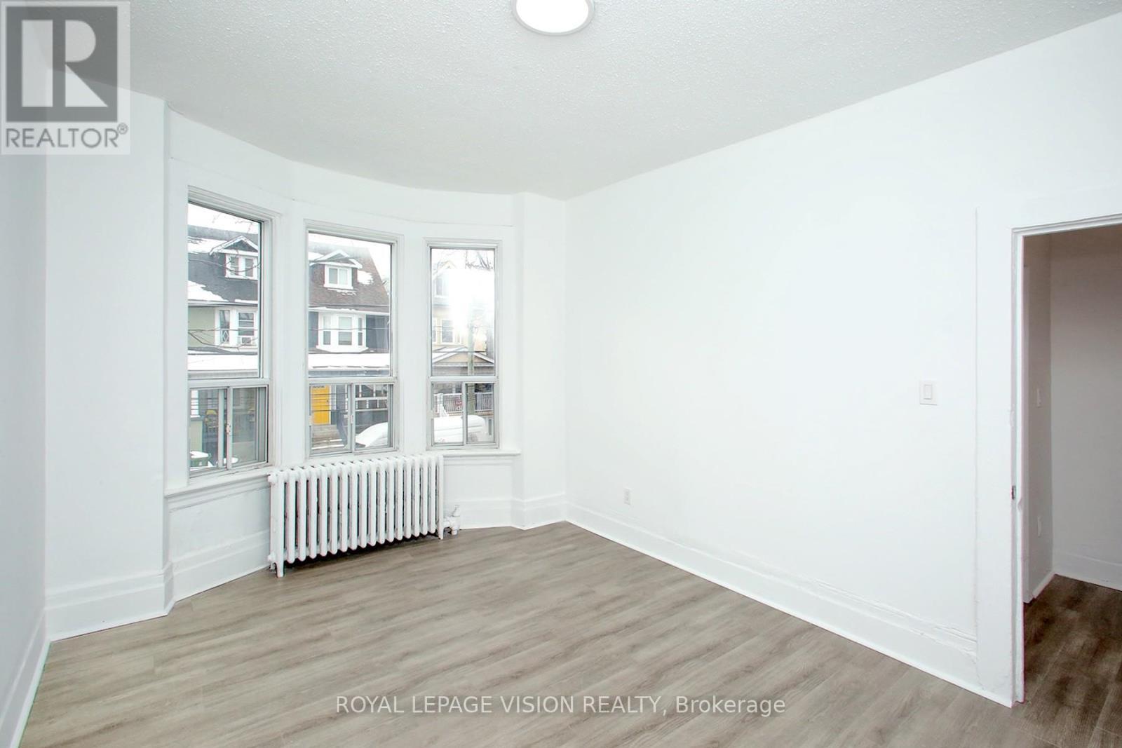 819 Pape Avenue, Toronto, ON