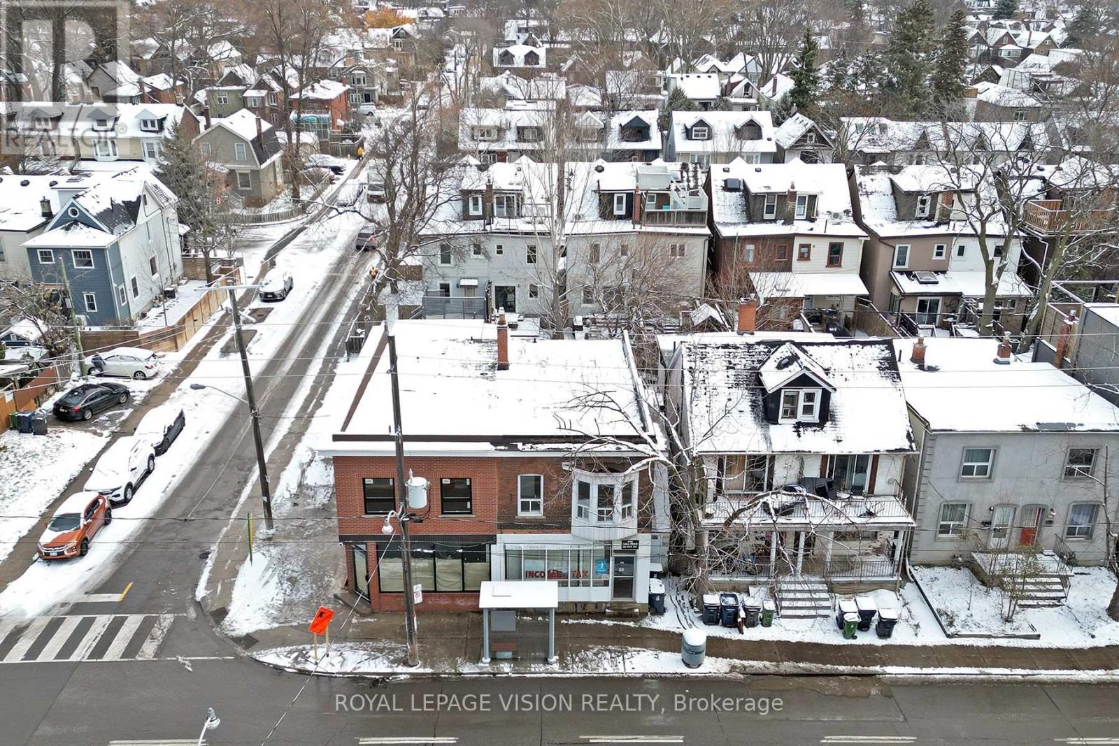 819 Pape Avenue, Toronto, ON