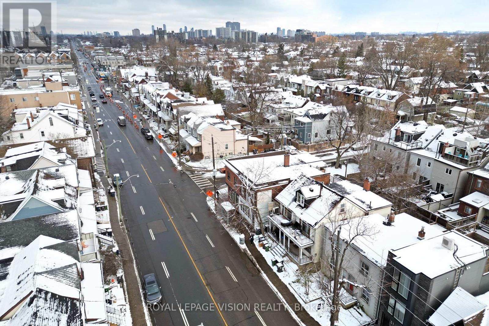 819 Pape Avenue, Toronto, ON