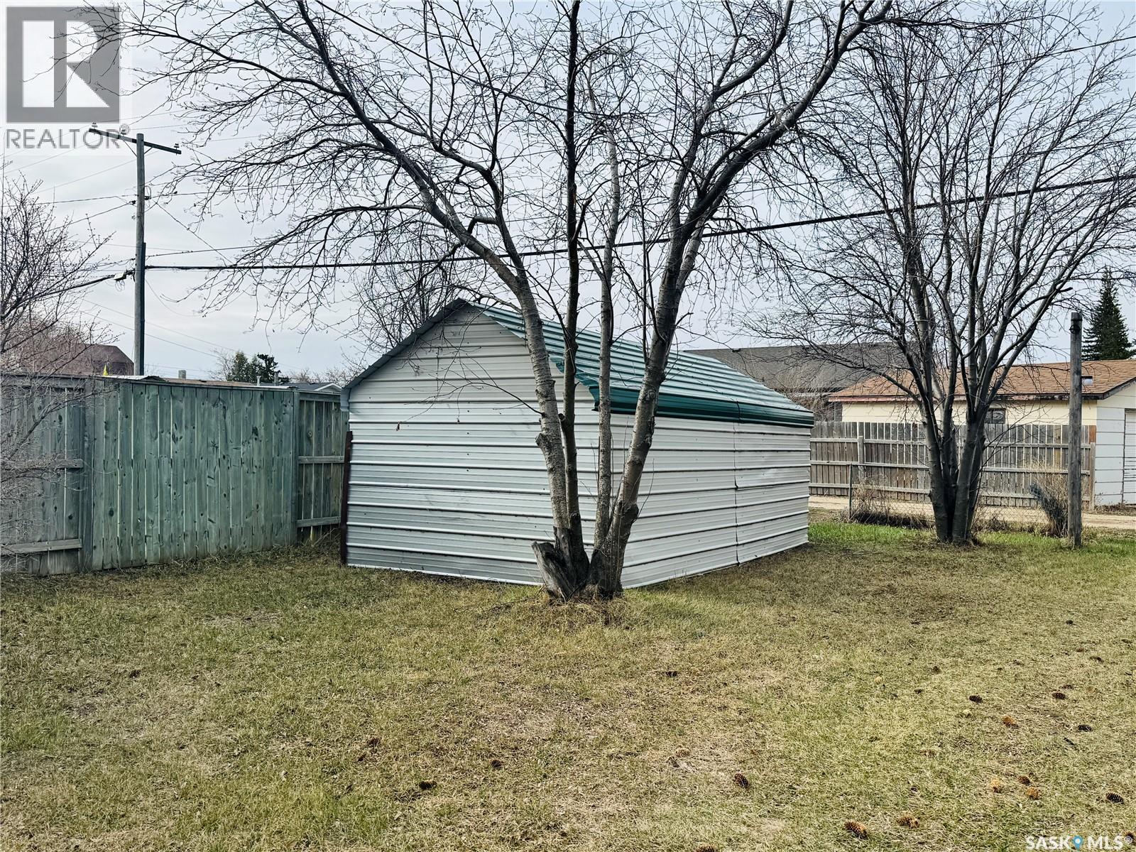 304 5Th Avenue E, Biggar, SK - Outdoor