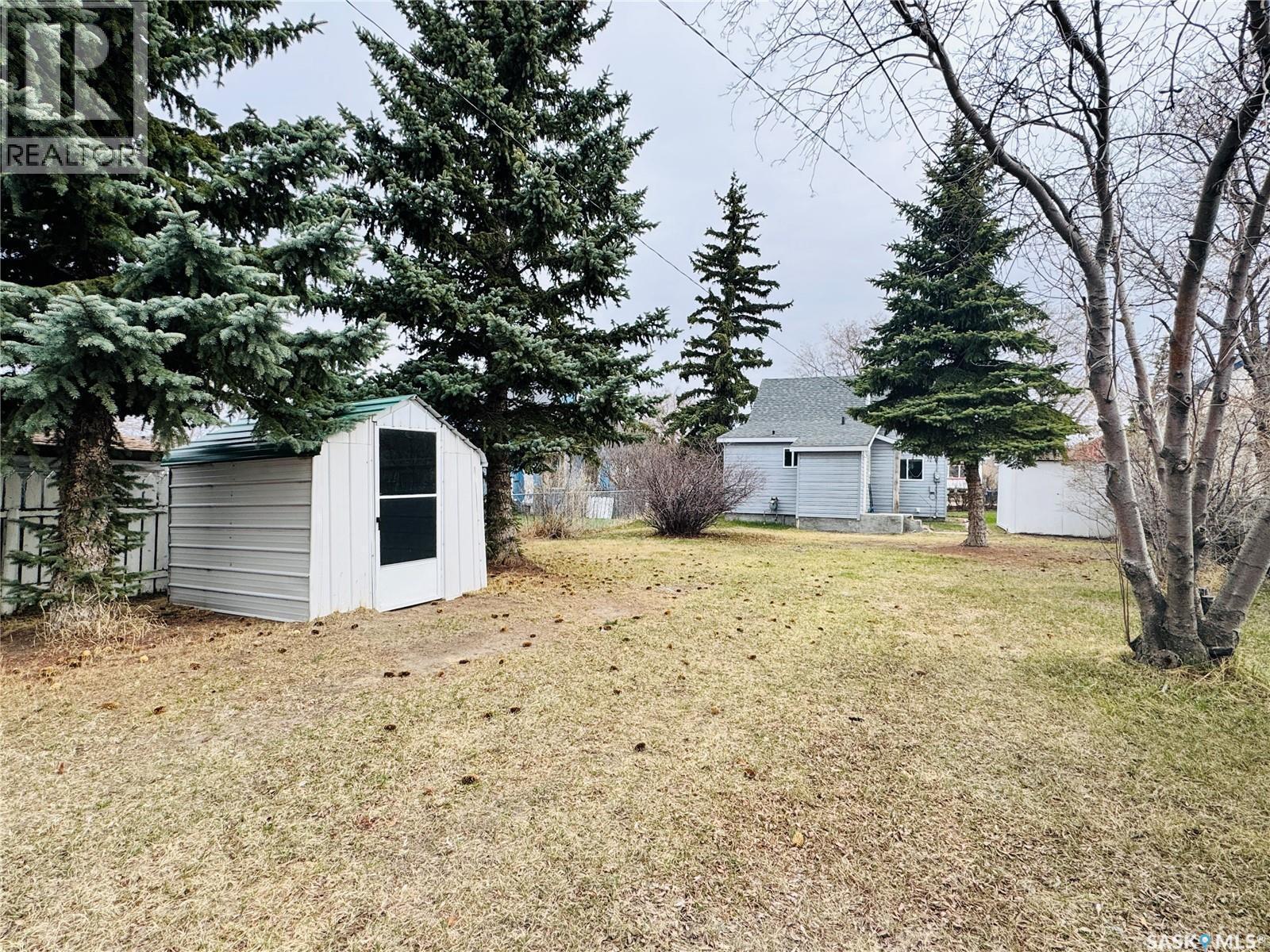 304 5Th Avenue E, Biggar, SK - Outdoor