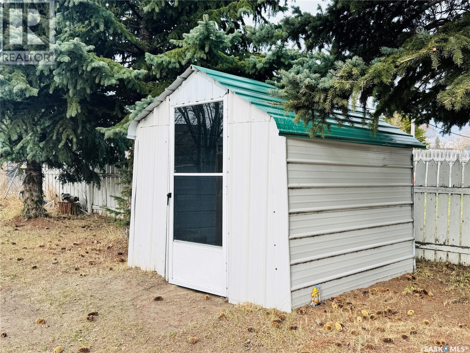 304 5Th Avenue E, Biggar, SK - Outdoor