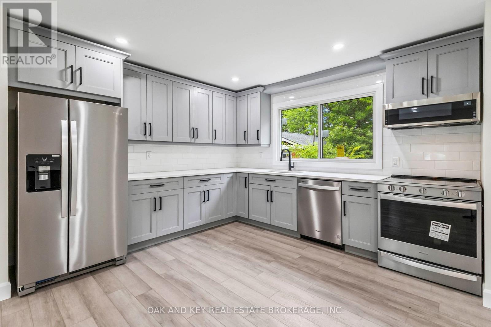 90 Jacqueline Street, London South (South I), ON - Indoor Photo Showing Kitchen