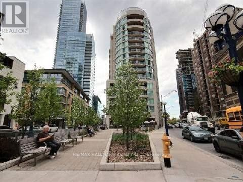 1205 - 8 Scollard Street, Toronto, ON - Outdoor With Facade