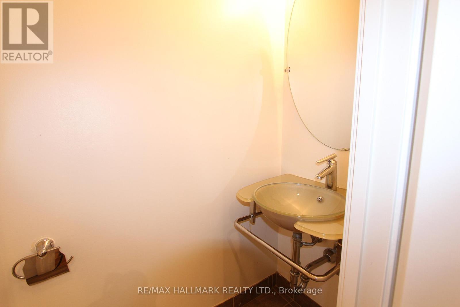1205 - 8 Scollard Street, Toronto, ON - Indoor Photo Showing Bathroom