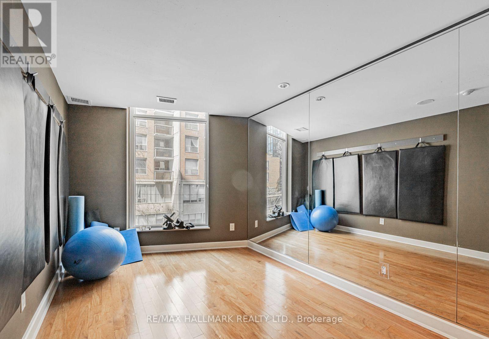 1205 - 8 Scollard Street, Toronto, ON - Indoor Photo Showing Other Room