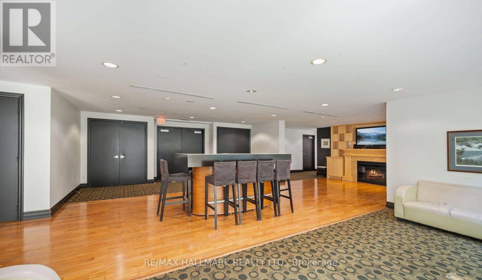1205 - 8 Scollard Street, Toronto, ON - Indoor