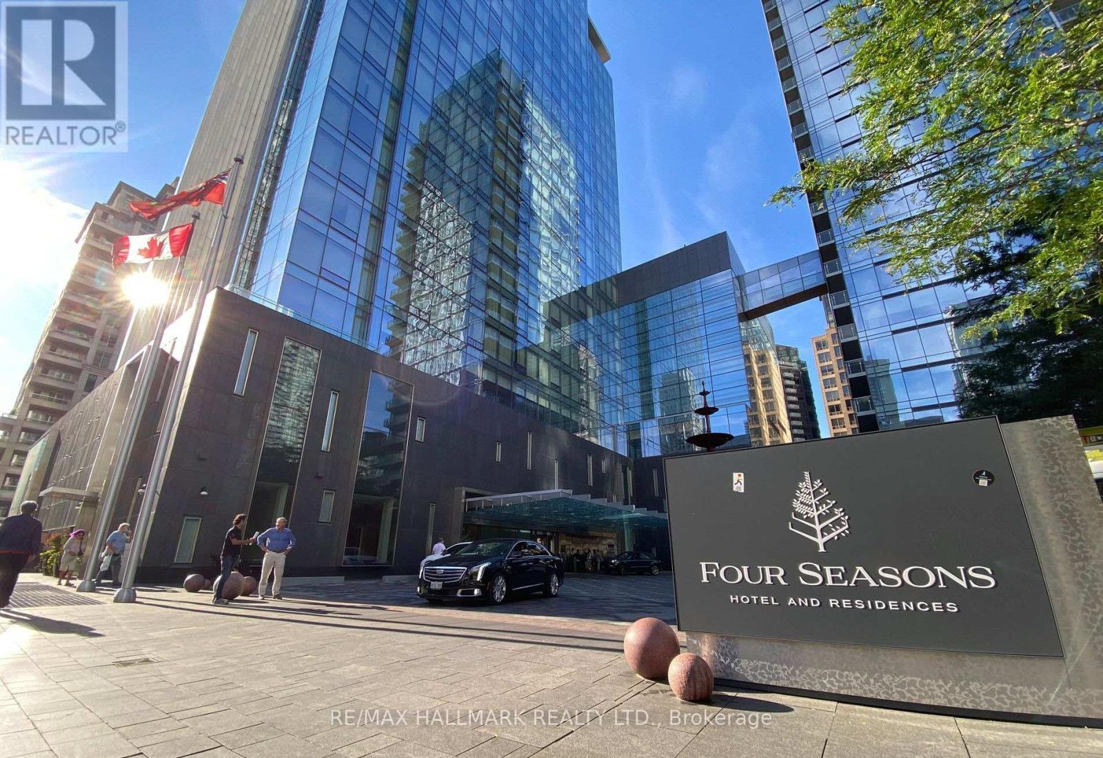 1205 - 8 Scollard Street, Toronto, ON - Outdoor