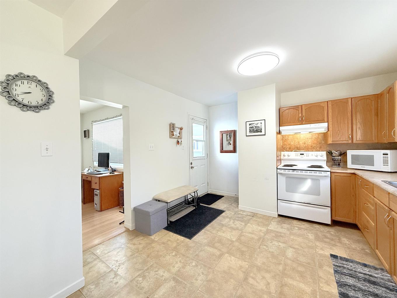 172 Bruce Street, Thunder Bay, ON - Indoor Photo Showing Kitchen