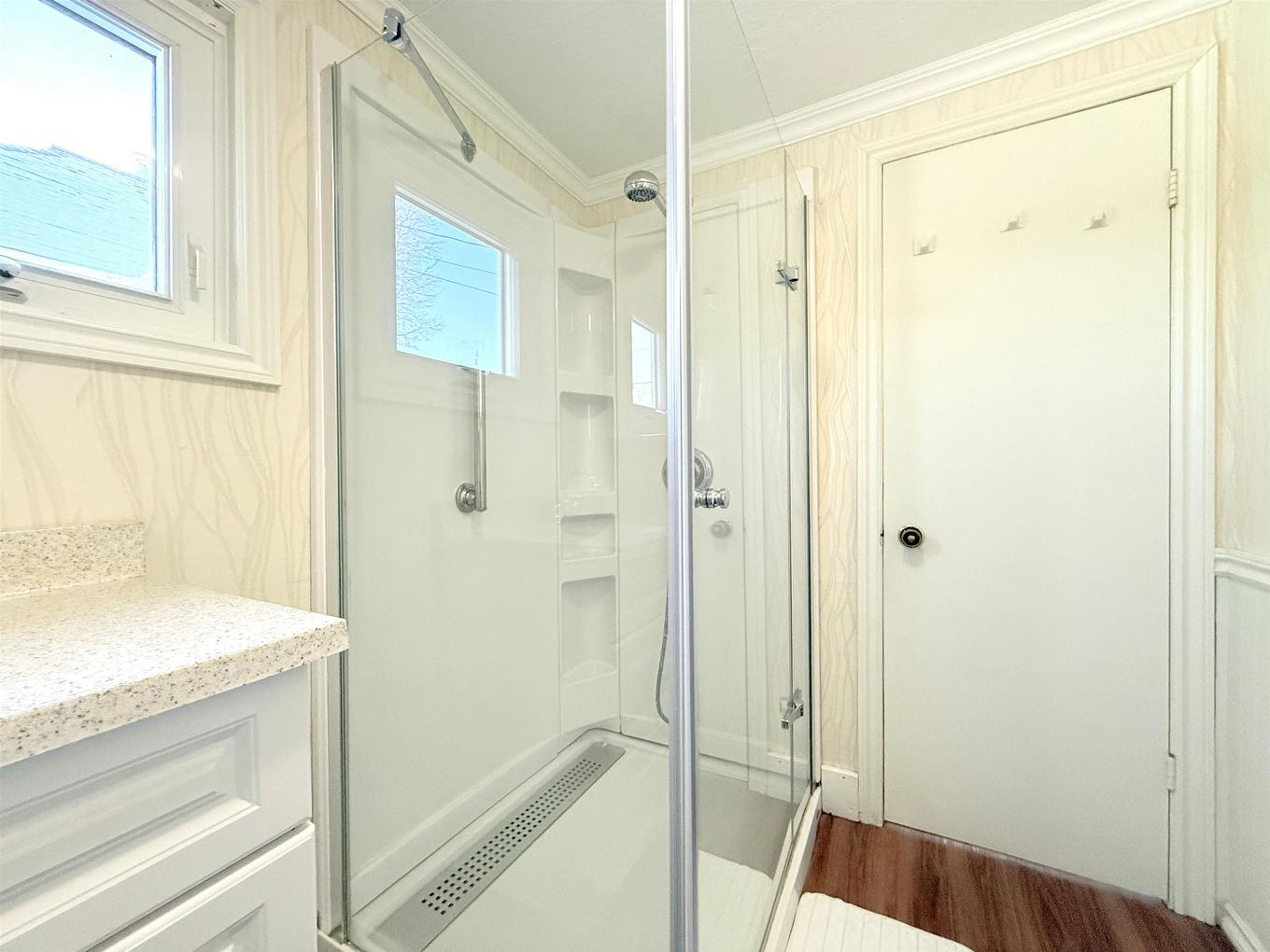 172 Bruce Street, Thunder Bay, ON - Indoor Photo Showing Bathroom