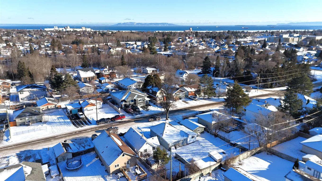 172 Bruce Street, Thunder Bay, ON - Outdoor With View