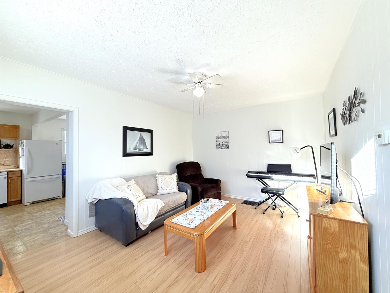 172 Bruce Street, Thunder Bay, ON - Indoor