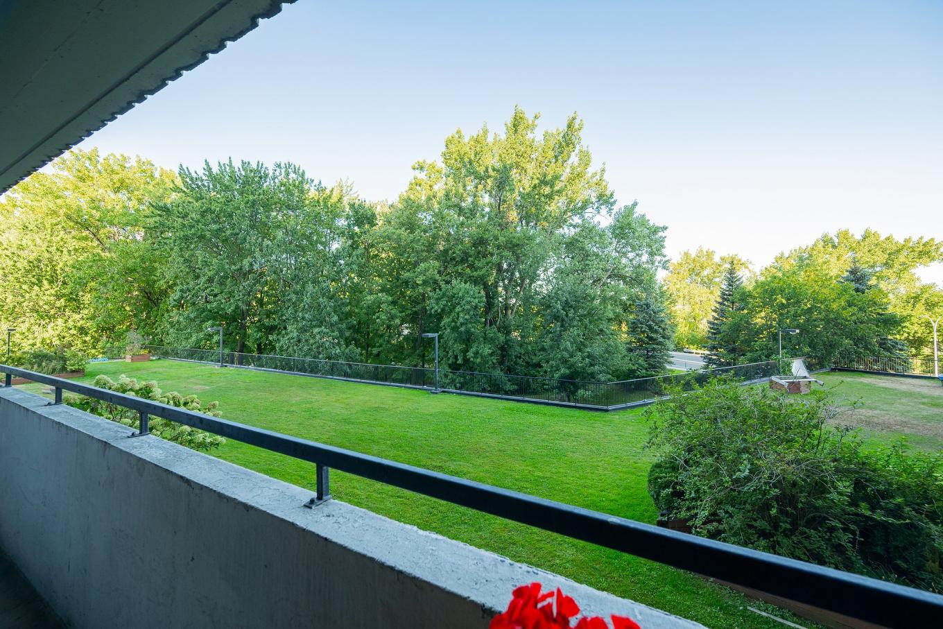 Vue - 216-2555 Av. Du Havre-Des-Îles, Laval (Chomedey), QC - Outdoor With Balcony