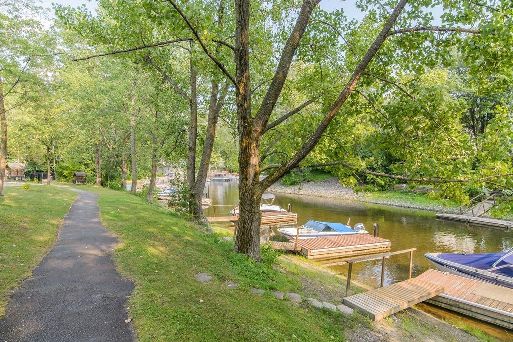 Vue sur l'eau - 216-2555 Av. Du Havre-Des-Îles, Laval (Chomedey), QC - Outdoor With Body Of Water With View